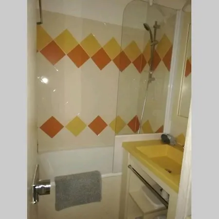 Tecy Les Platanes * 圣马克西姆